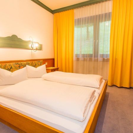 Ferienland Stubai Aparthotel Фулпмес Стая снимка