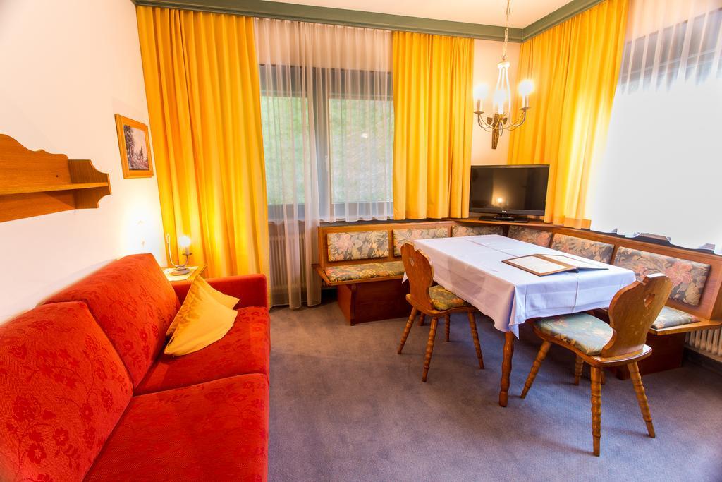 Ferienland Stubai Aparthotel Фулпмес Стая снимка