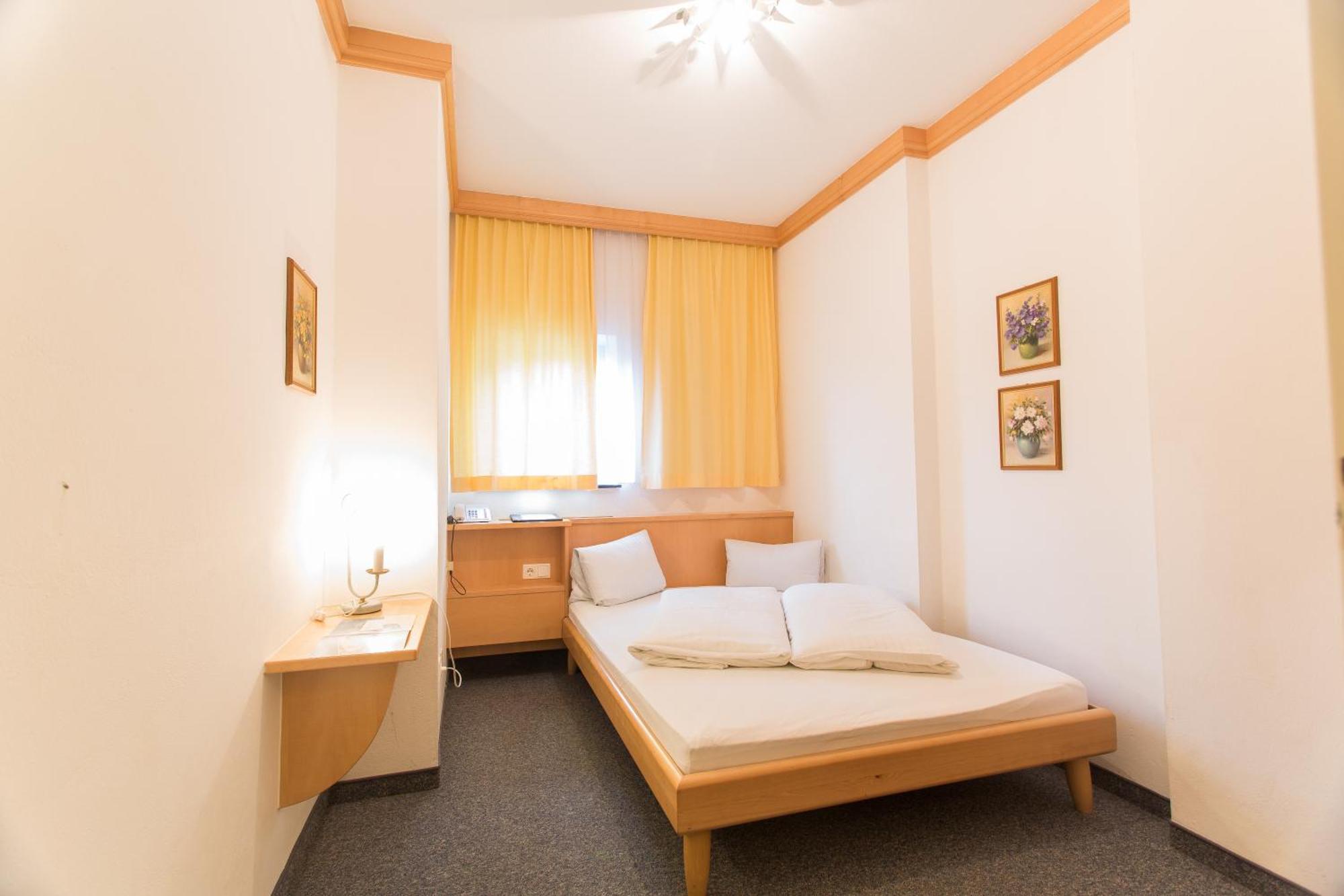 Ferienland Stubai Aparthotel Фулпмес Стая снимка